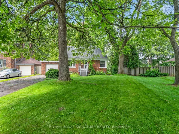 11 Innisdale Dr, Toronto, ON M1R 1C4