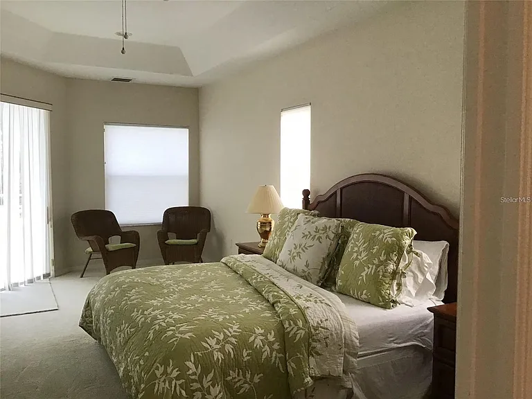 1292 W Hillsborough Blvd — Photo 9