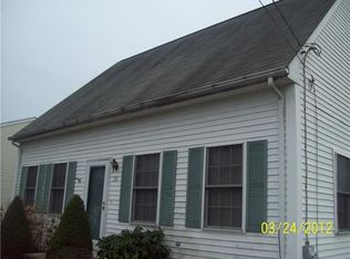 38 Holyoke Ave, Warwick, RI 02889