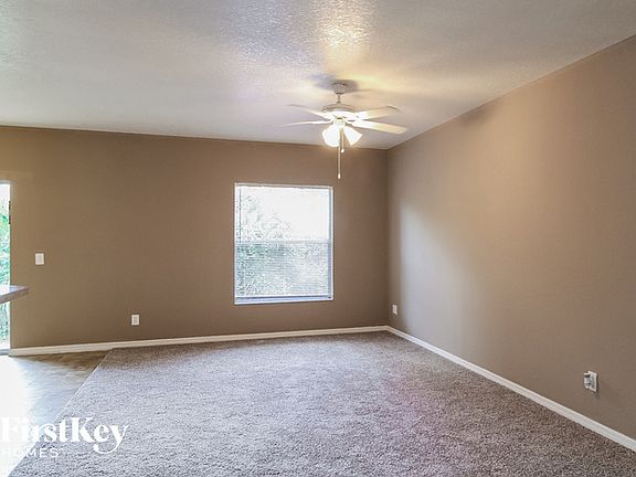 2nd image of 1015 Cassia St