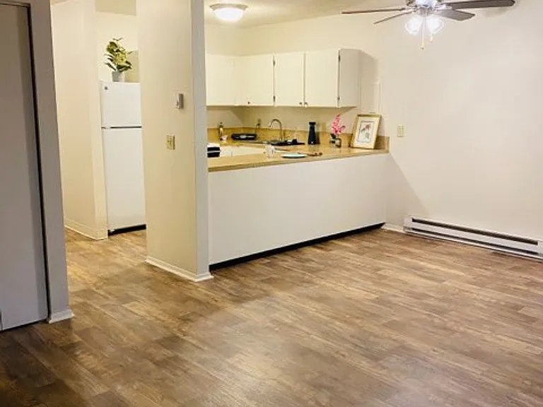 Lancaster Apartments — Photo 9