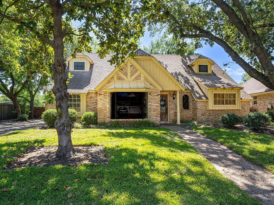 1st image of 1704 Crystal Hills Dr