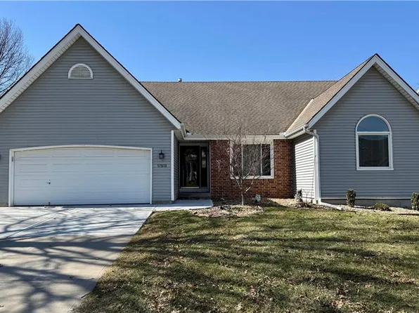 17513 W 113th St, Olathe, KS 66061