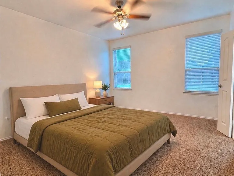 305 Rustic Oak Ln — Photo 5