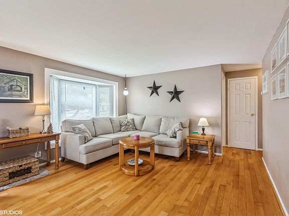 4th image of 4642 W 88th Pl Unit 0