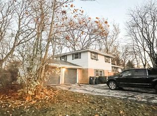 5570 S 116th St, Hales Corners, WI 53130