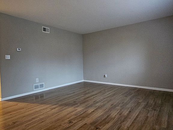 4th image of 4370 Flowerdale Ave APT D