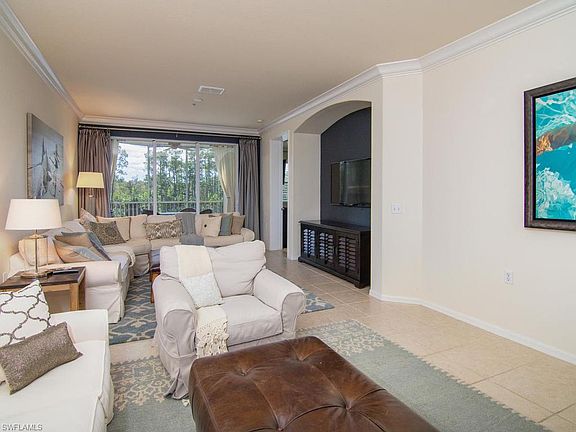 3rd image of 4884 Hampshire Ct APT 204