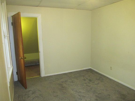 5th image of 63 Richmond Ave