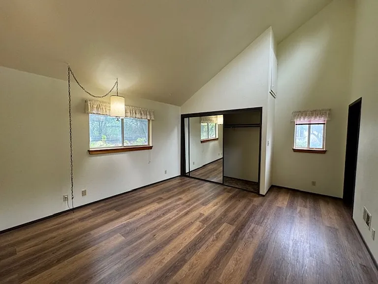 2437 Ridgewood Dr — Photo 14