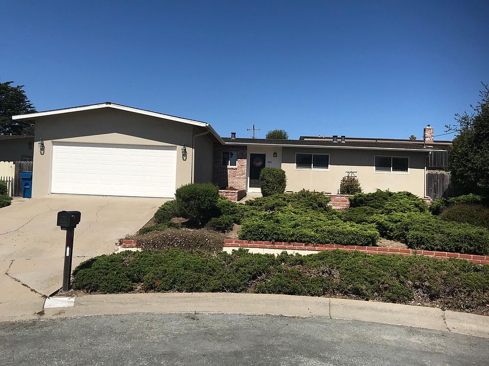 1st image of 301 Park Cir