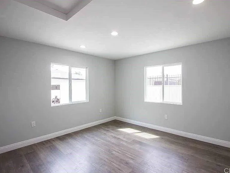 7758 Tujunga Ave — Photo 9
