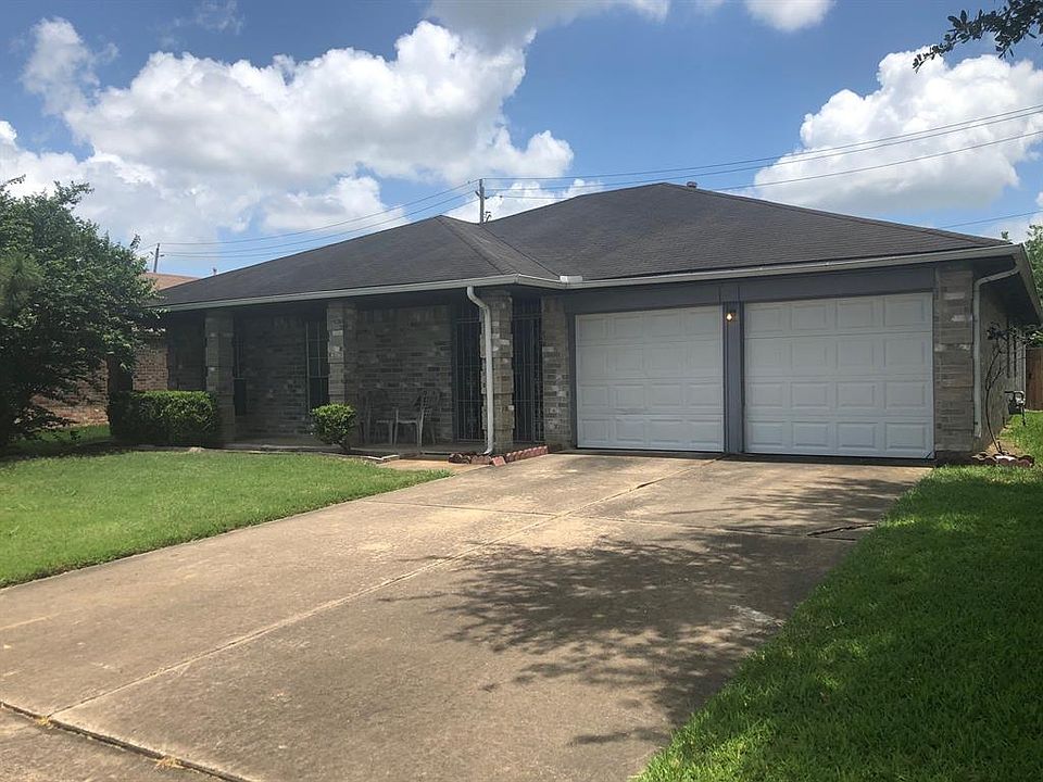 1st image of 1815 Wood Orchard Dr