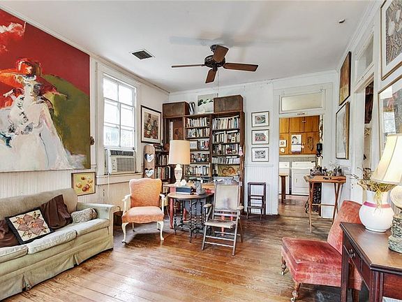 4th image of 8203 Zimpel St