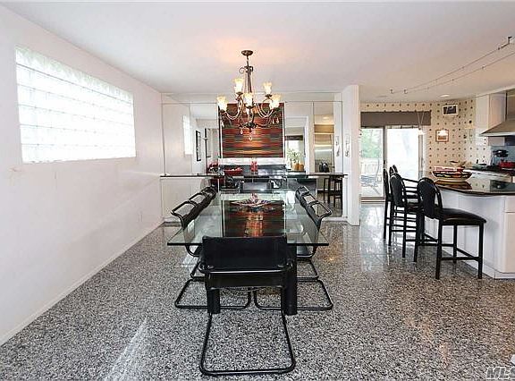 3rd image of 52 Green Dr