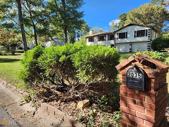3rd image of 2035 Debra Ln