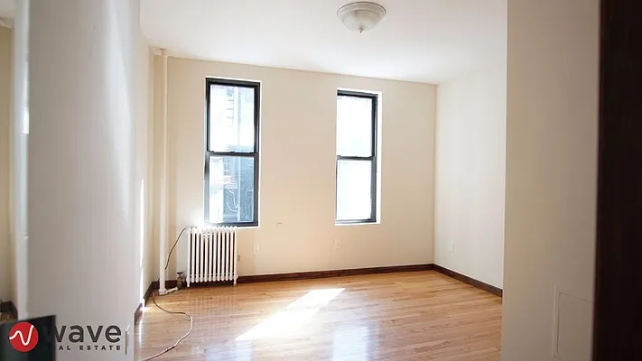 Rented by Wave Real Estate Group | media 4