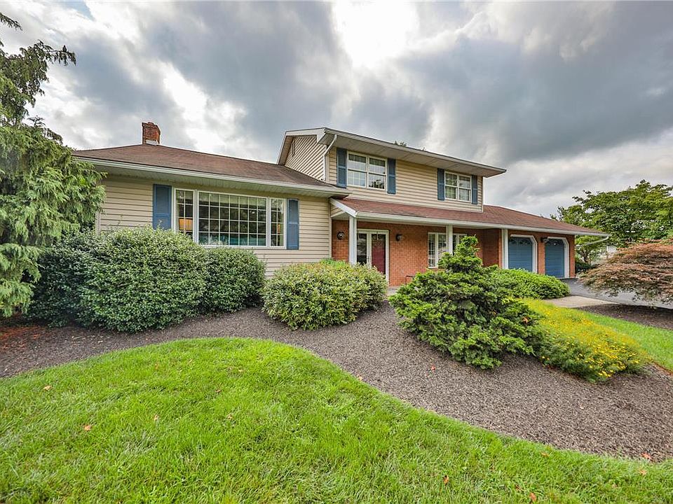 1st image of 366 Johnston Dr