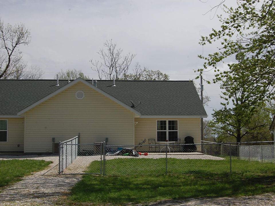 2nd image of 714&716 Roney St S