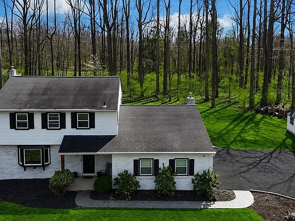 3rd image of 1113 E Prospect Ave