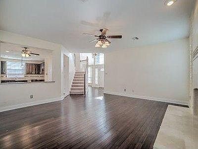 4th image of 5816 Greensboro Dr