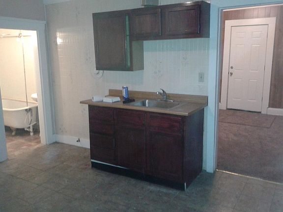 2nd image of 5715 Fullerton Ave APT 2
