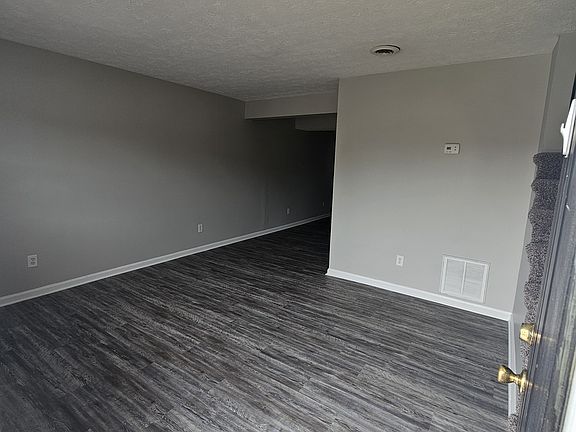 5th image of 1660 Foxhaven Dr APT 30