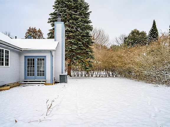 5th image of 295 Maidstone Dr
