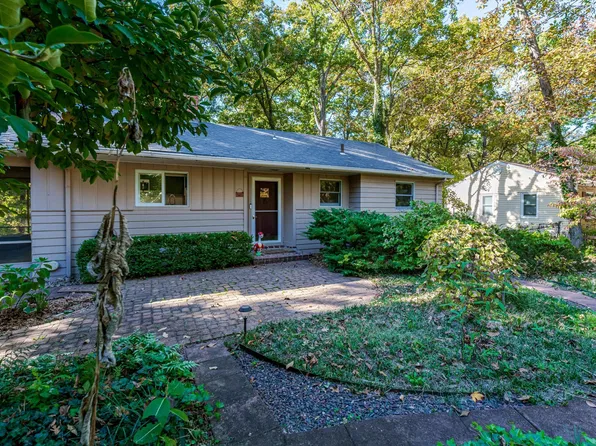 705 Hilltop Dr, Columbia, MO 65201