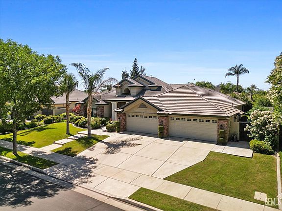 4th image of 12107 Bedfordshire Dr