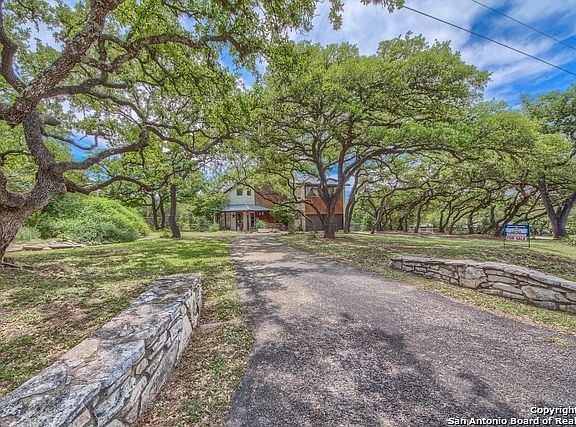 3rd image of 8426 Deerview Ln