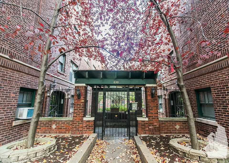 1st image of 632 W Arlington Pl #23