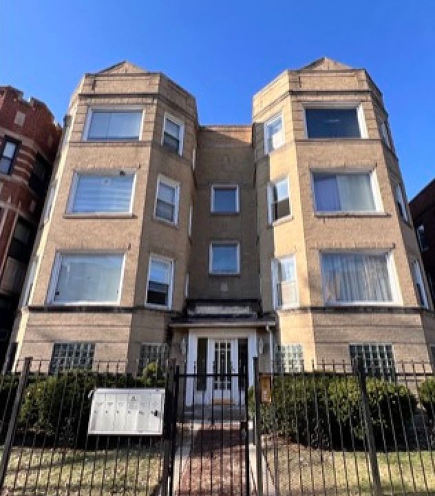 1st image of 6926 S Paxton Ave #1S