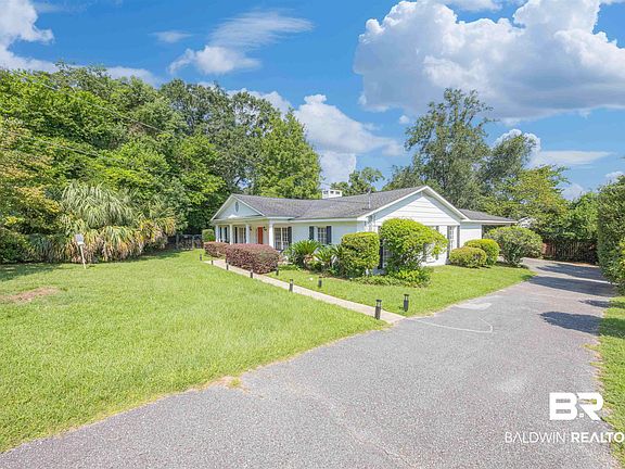 4th image of 724 Oak Hill Ct