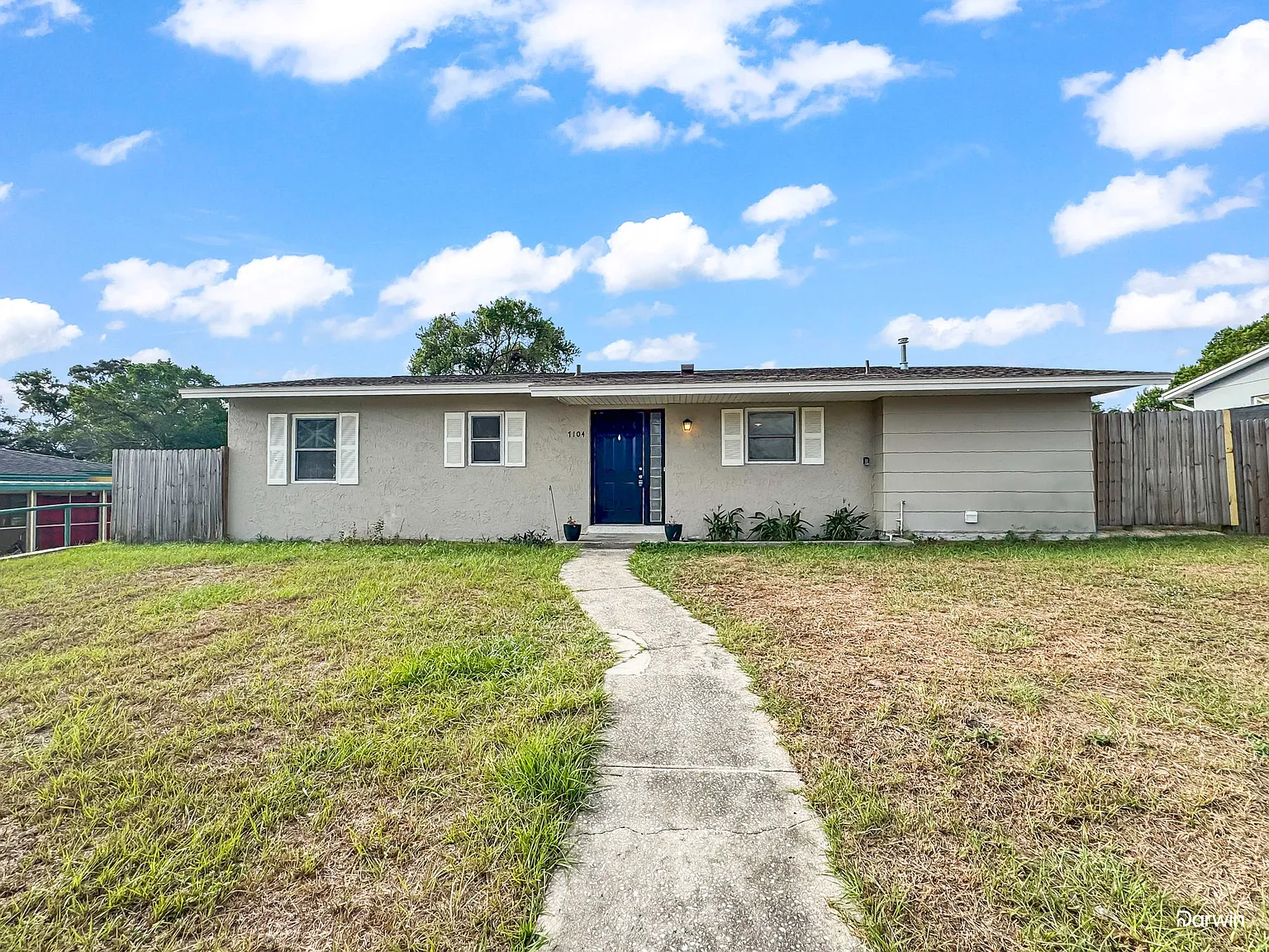 3 bed, 1.0 bath, 1210 sqft, $1,525 — Photo 1