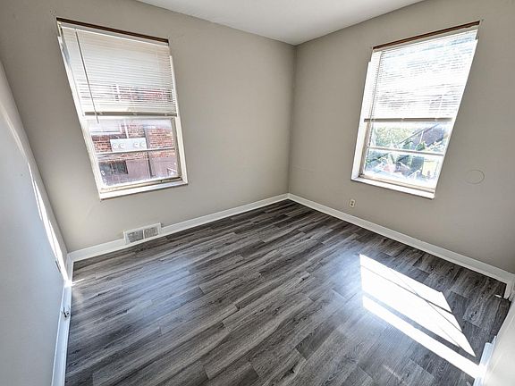 3rd image of 3915 Jamieson Ave APT 1W