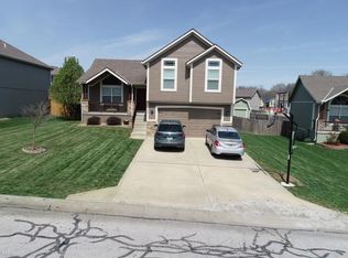 416 Timbercreek Dr, Belton, MO 64012