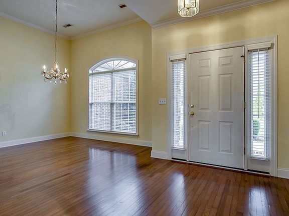 4th image of 138 Magnolia Glen Cir