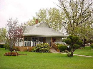902 1st St, Chappell, NE 69129
