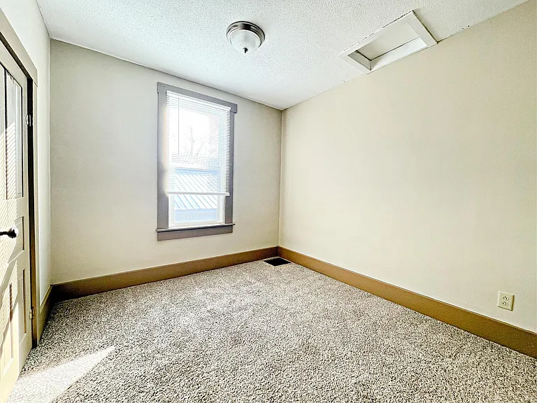 303 S Wayne St — Photo 9