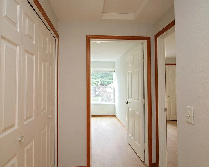 683 NE 162nd Ave — Photo 13