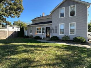 511 W Goldsborough St, Crown Point, IN 46307