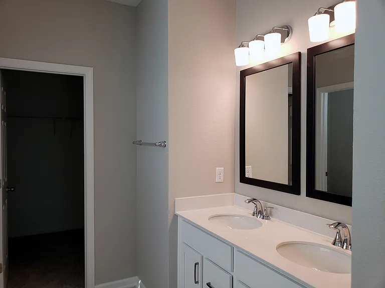 89 Signet Cir — Photo 19