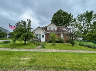 102 W Taylor Ave, Charleston, IL 61920