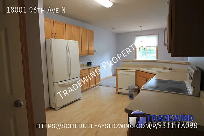 Desirable 3 Bed 1.5 Bath Townhome — Photo 3
