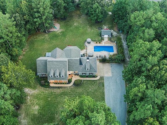 3rd image of 6650 Vintage Rose Ln