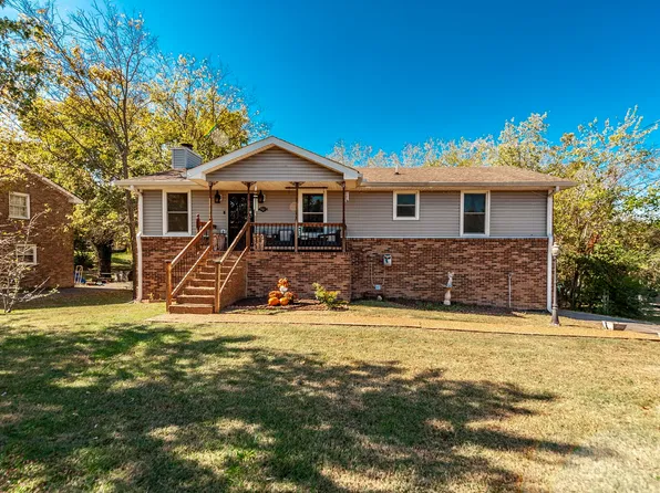 121 Overlook Dr, Hendersonville, TN 37075