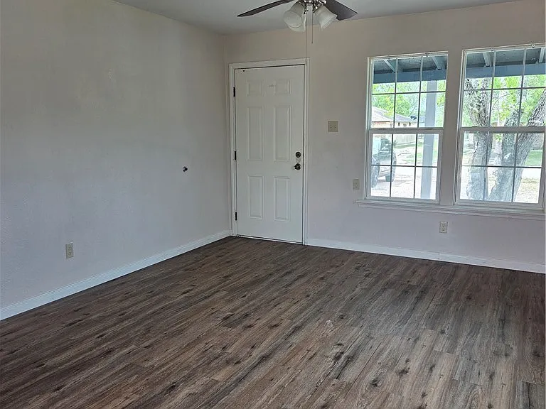 2532 Milo St — Photo 2
