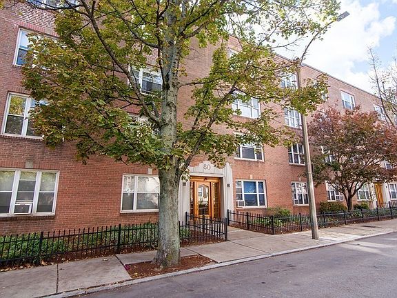 2nd image of 80 Strathmore Rd APT 3