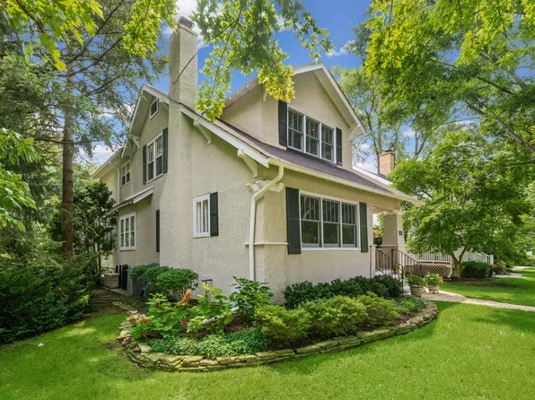 1062 Ash St, Winnetka, IL 60093